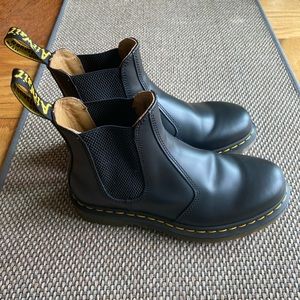 Dr. Martens Chelsea Boots 2976 *BASICALLY NEW*